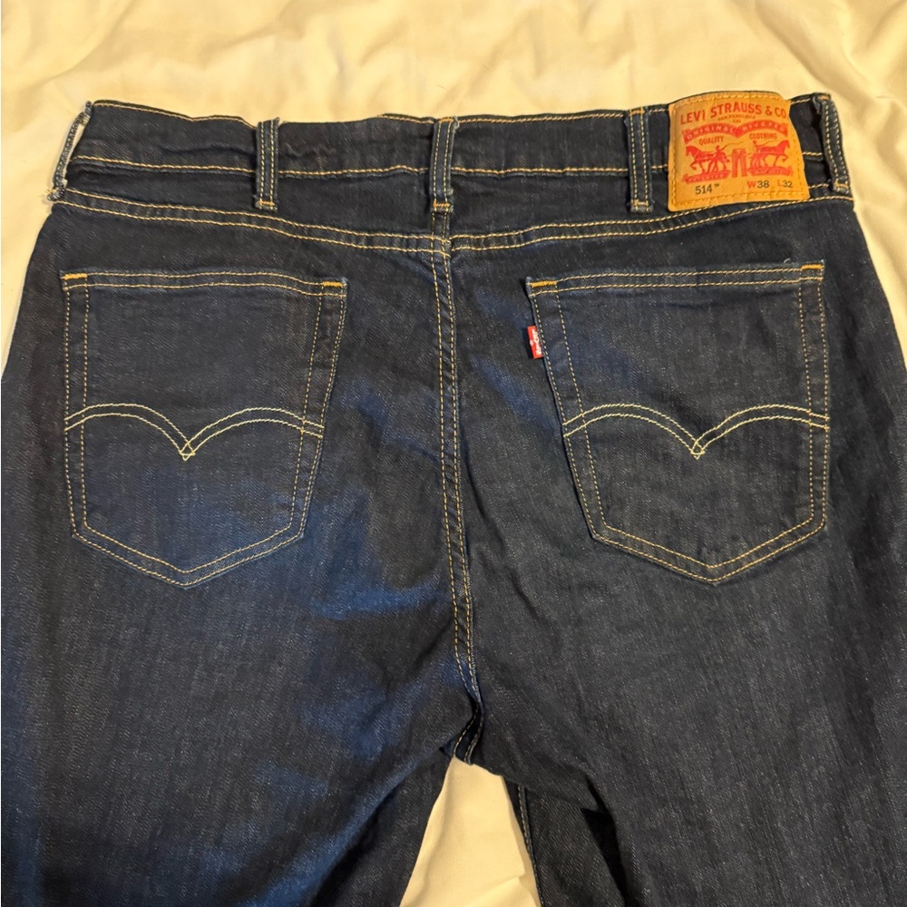 Levi's Men’s Indigo Jeans with Contrast Stitching 38/32, style 514, straight leg